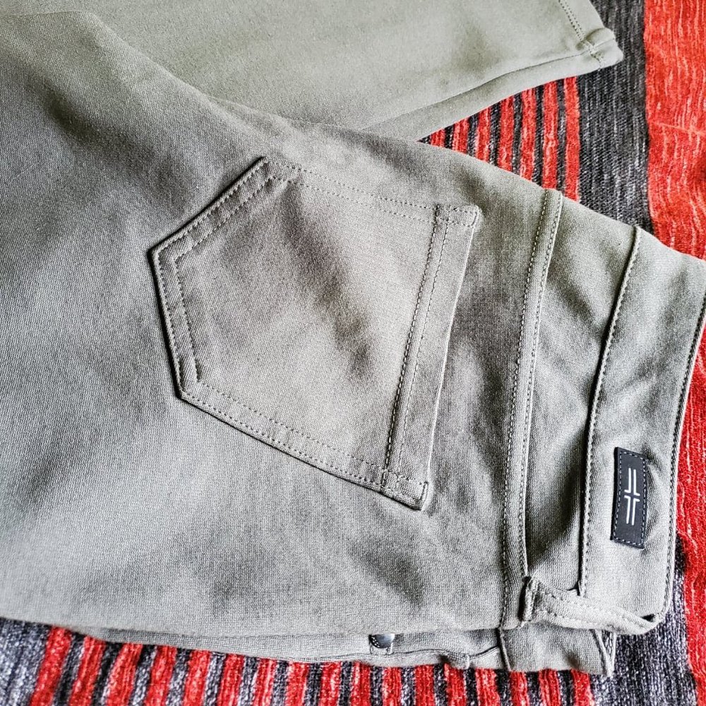NWOT Liverpool Green Skinny Pants - Picture 7 of 7